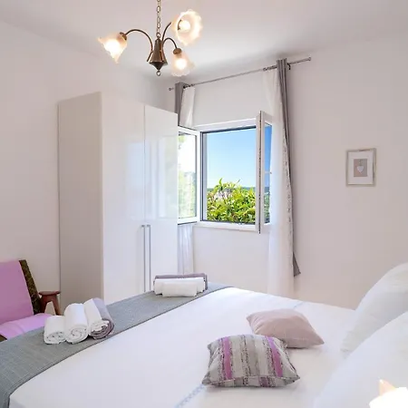 Rinada - Zf Hvar * Hvar Town